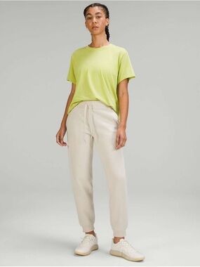 Lululemon Scuba High-Rise Jogger size 2